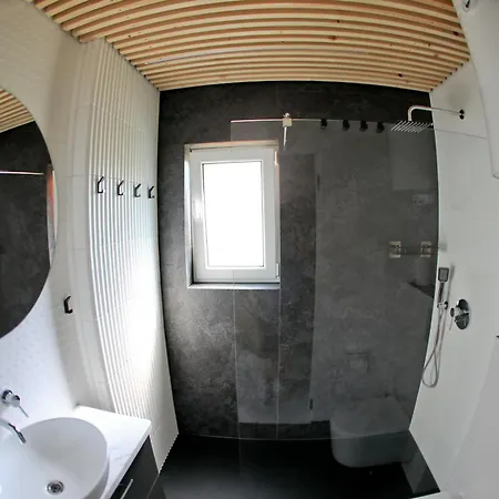 Gwiazda Mogielicy Basen & Balia, Sauna Holiday home
